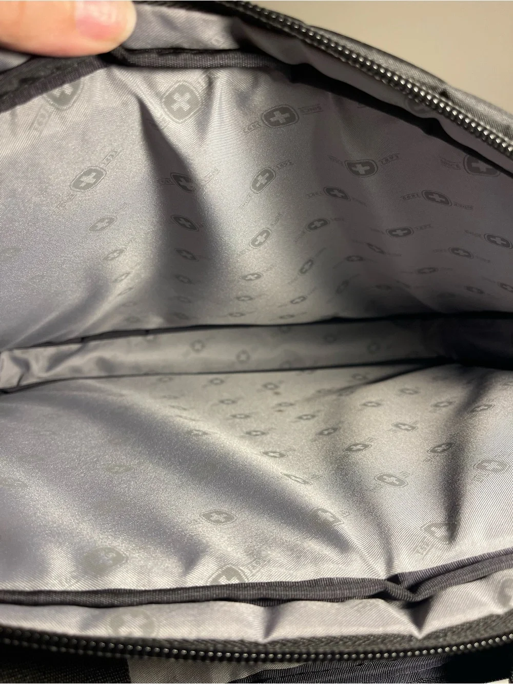 Wenger SwissGear Black Laptop Briefcase Messenger Bag 16